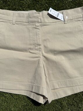 J Crew Classic Women's tan Chino Shorts